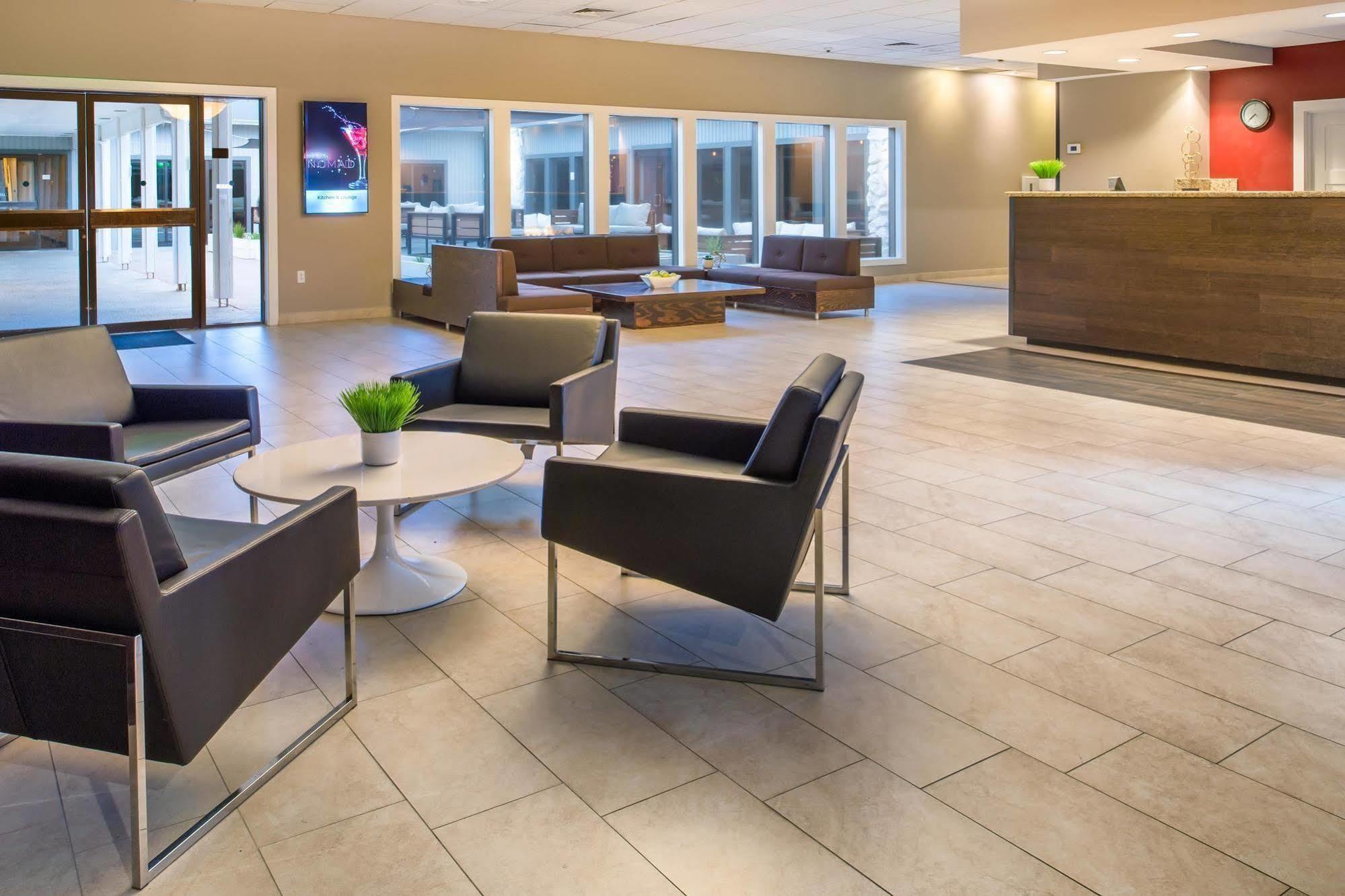 Hotel Red Lion Columbia Center 3*